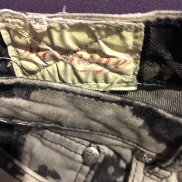 Machine Distressed Ripped Stonewashed Straight Leg Gray and Black Jeans Size 9 - Picture 5 of 13